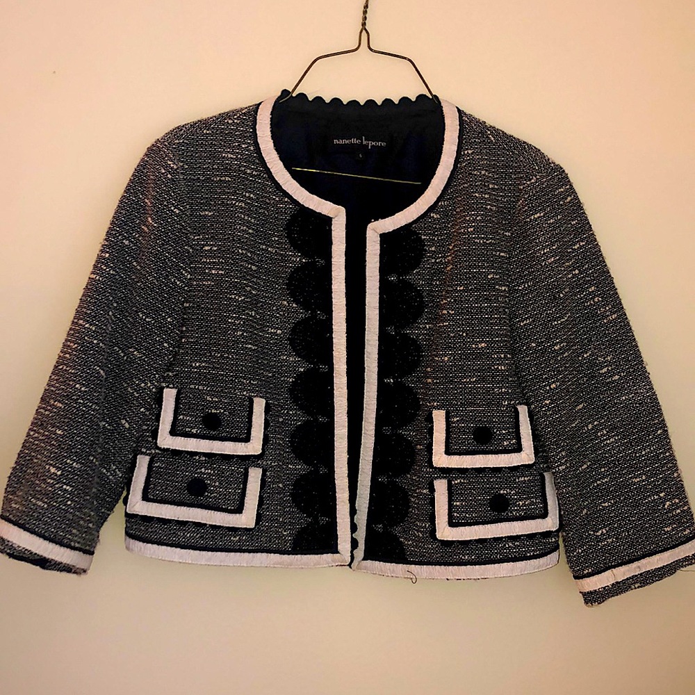 NANETTE LEPORE perfect condition cropped blazer. Size 6.
